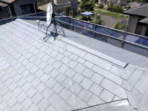 スレート屋根瓦にサーモテックシーラの塗装