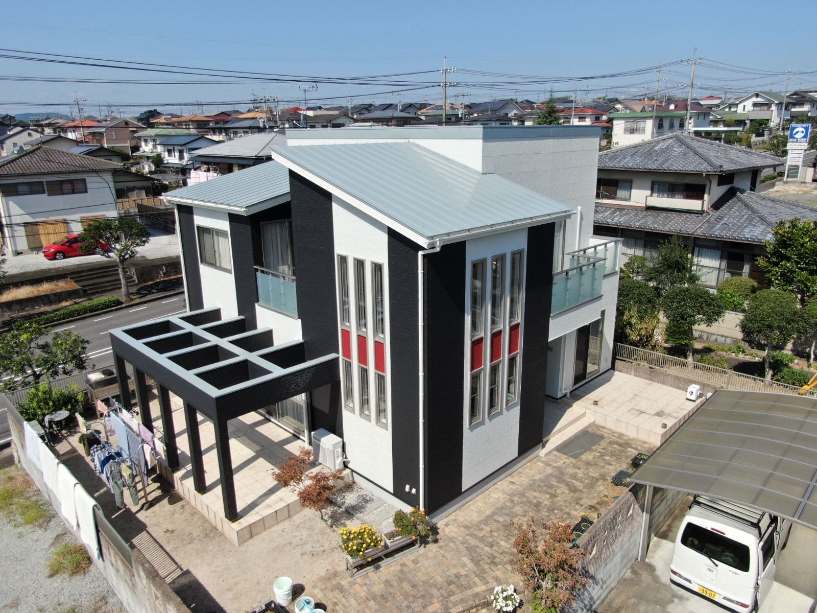 岡山県赤磐市｜桜が丘｜屋根外壁塗装｜こだわりの邸宅を赤のアクセントで再生！超低汚染・無機フッ素で守る🏠✨